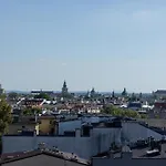 Slowacki Avenue Family Apartment Kraków by Renters